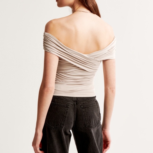 Off-Shoulder Ruched Top - Picture 2 of 4